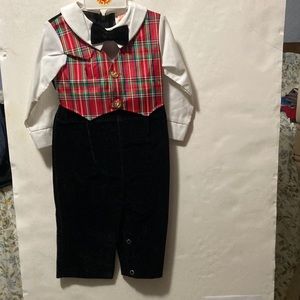 NWOT 2 Piece Black/White & Red Plaid INFANT BOY Onesie/Bowtie HOLIDAY OUTFIT 12m